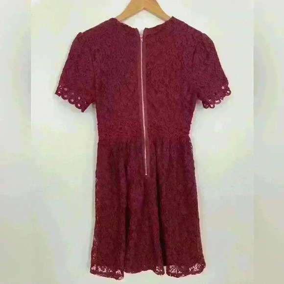 Francesca's Lace Fit & Flare Short Sleeve Back Zip Dress Cranberry/Pink Size XS - Picture 2 of 5